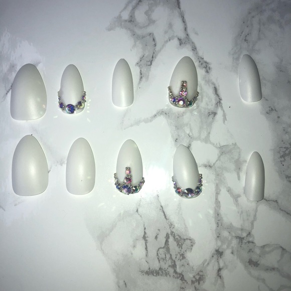 Nail 💅🏼 and Lash Bundle ✨ - Picture 5 of 6